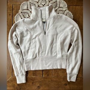 Universal Thread size small women’s pullover. Lululemon lookalike
